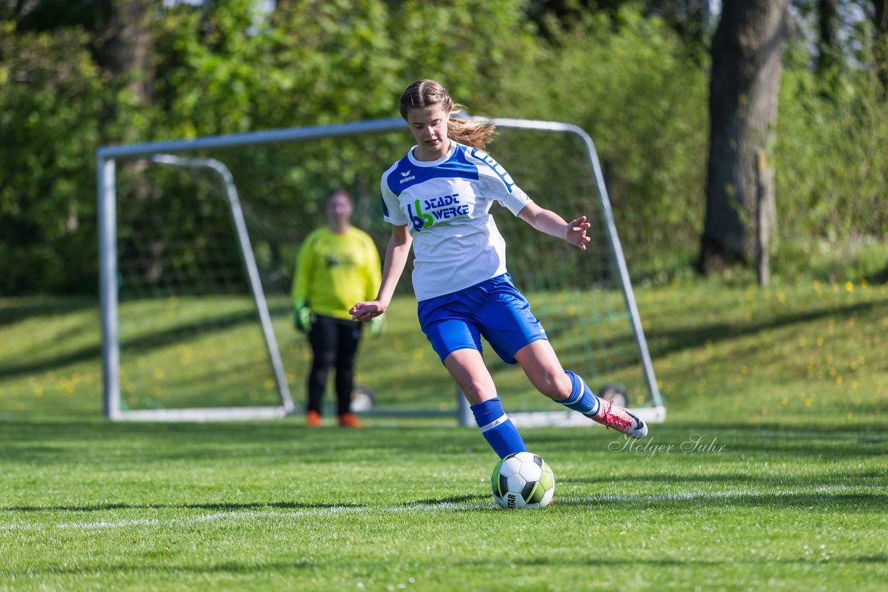 Bild 141 - B-Juniorinnen Bramstedter TS - SSV Hennstedt : Ergebnis: 3:7